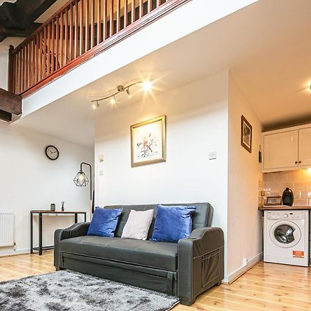 Beautiful 1-Bed Apartment In Grade Listed Warehouse - Victoria Quays, Sheffield City Centre, Free Parking, Pet Friendly, Netflix Luaran gambar
