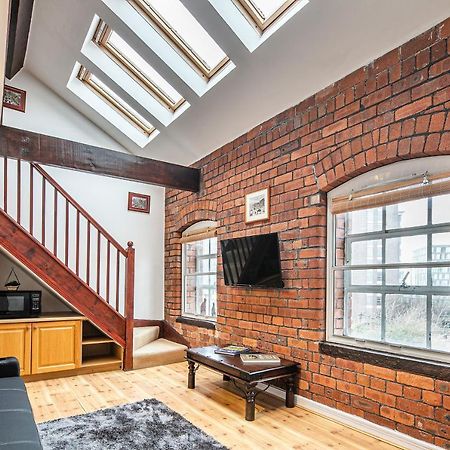 Beautiful 1-Bed Apartment In Grade Listed Warehouse - Victoria Quays, Sheffield City Centre, Free Parking, Pet Friendly, Netflix Luaran gambar