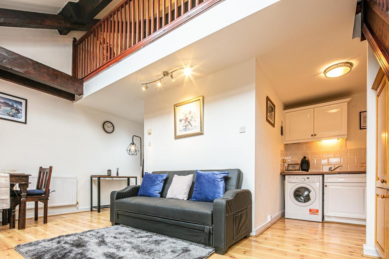 Beautiful 1-Bed Apartment In Grade Listed Warehouse - Victoria Quays, Sheffield City Centre, Free Parking, Pet Friendly, Netflix Luaran gambar