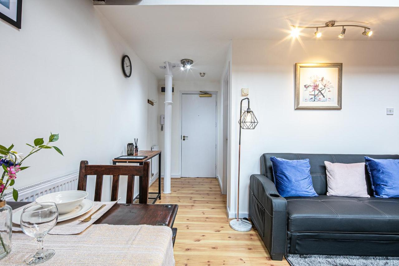 Beautiful 1-Bed Apartment In Grade Listed Warehouse - Victoria Quays, Sheffield City Centre, Free Parking, Pet Friendly, Netflix Luaran gambar