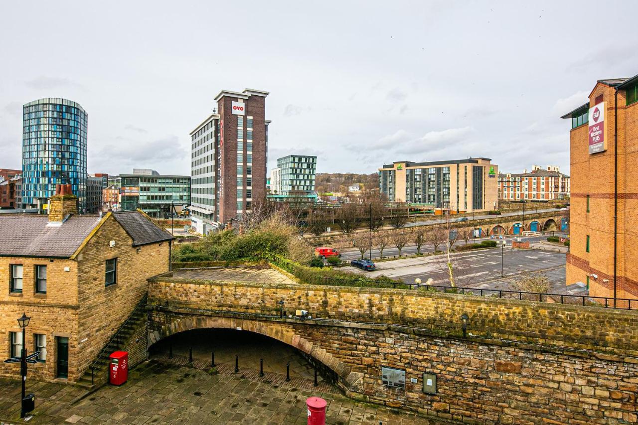 Beautiful 1-Bed Apartment In Grade Listed Warehouse - Victoria Quays, Sheffield City Centre, Free Parking, Pet Friendly, Netflix Luaran gambar